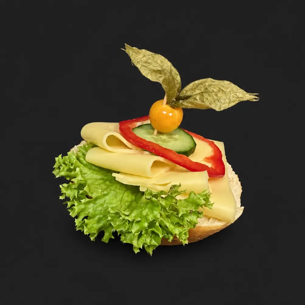 Belegtes Brötchen mit Käse