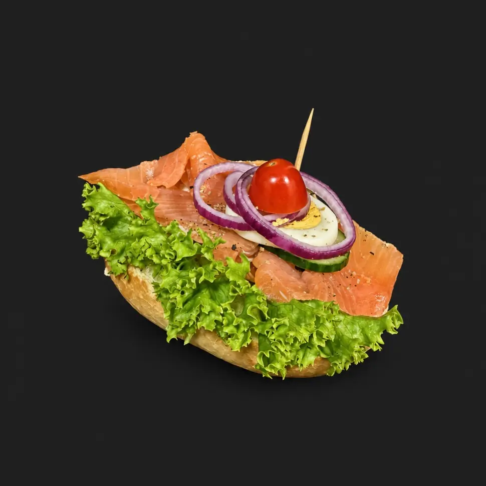 Belegtes Brötchen mit Lachs