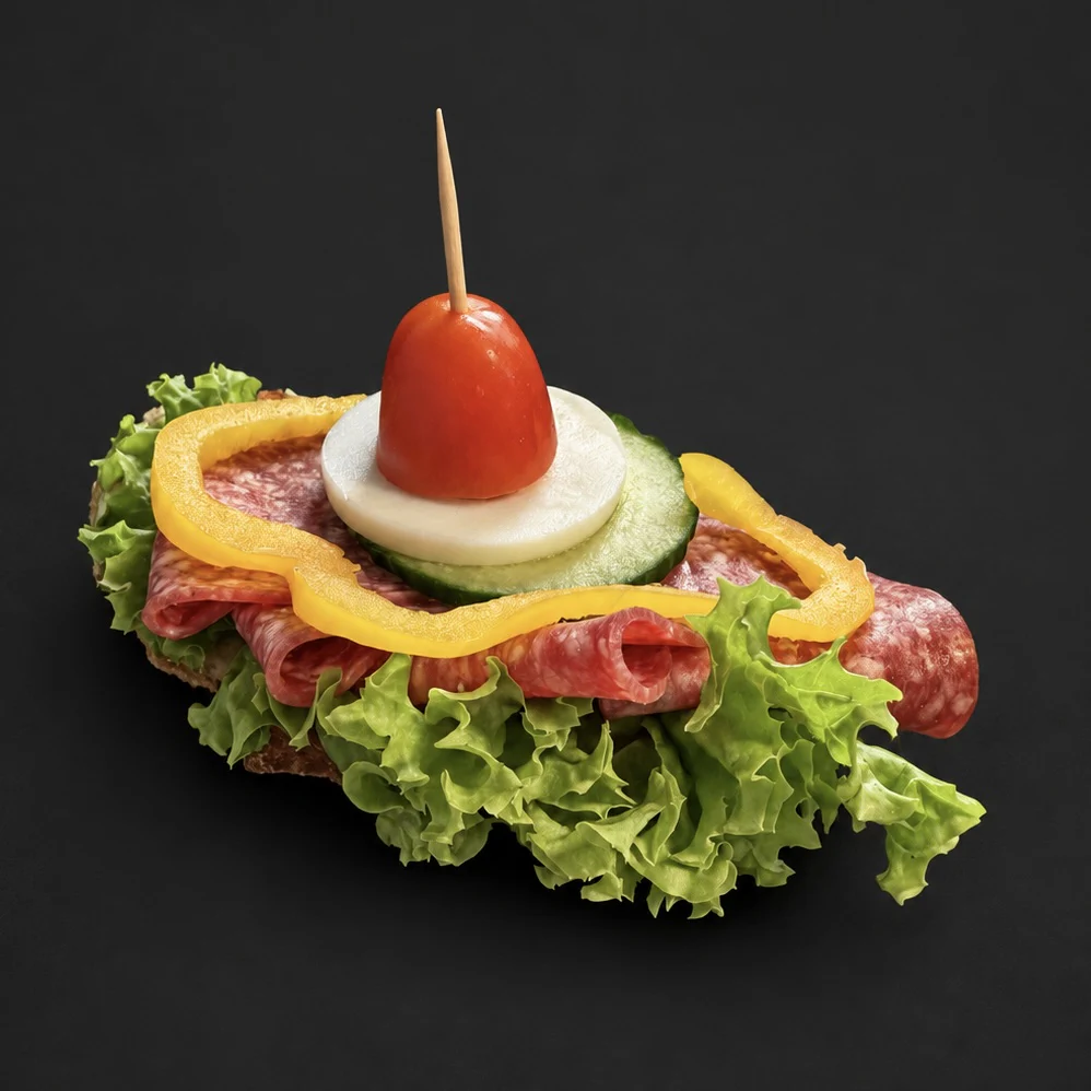 Canapé mit Salami